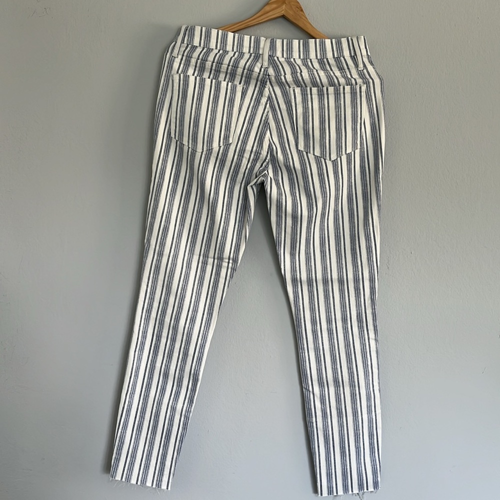 Frame Jeans - Picture 3 of 6